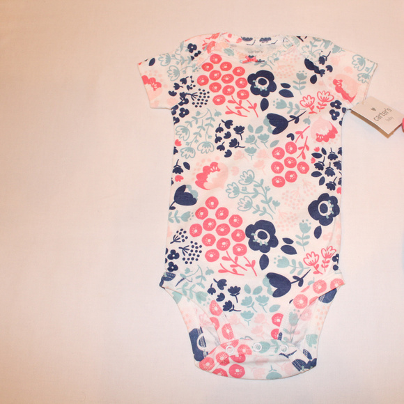 Girls/ Carters/ one piece set of four/ size 6m - Picture 4 of 5